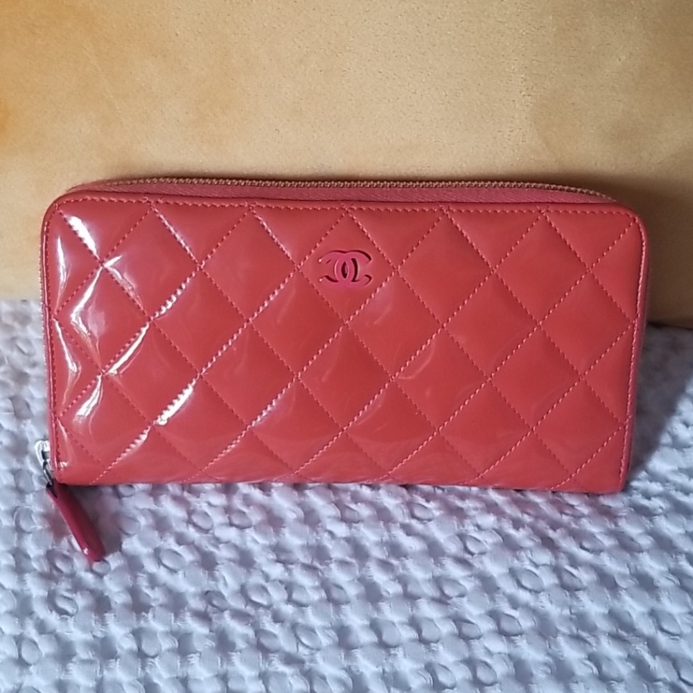 Authentic Chanel wallet - Picture 2 of 12